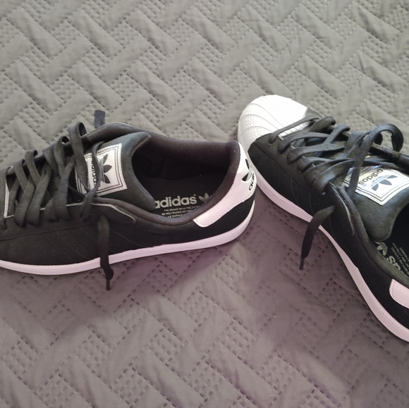 Men's Adidas shoes - Picture 1 of 6